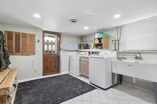 1015 E Lowden Ave, Wheaton, IL 60189 - Photo 17