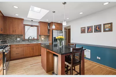 1015 E Lowden Avenue, Wheaton, IL 60189 - Photo 7