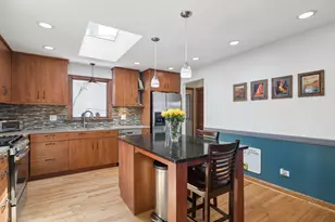 1015 E Lowden Ave, Wheaton, IL 60189 - Photo 7