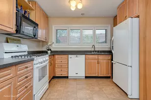 1148 Fulton Dr, Streamwood, IL 60107 - Photo 5
