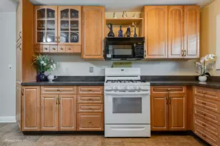 1148 Fulton Dr, Streamwood, IL 60107 - Photo 7