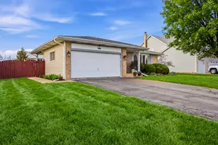 148 Beaver Creek Dr, Bolingbrook, IL 60490 - Photo 3