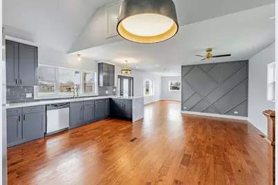 718 E 152nd Street, Phoenix, IL 60426 - Photo 3