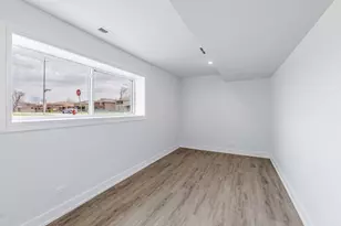 718 E 152nd St, Phoenix, IL 60426 - Photo 13