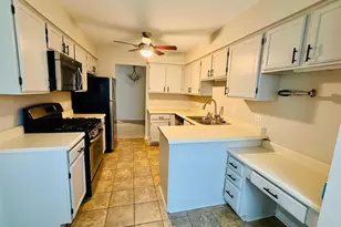 184 Brook Ln, Vernon Hills, IL 60061 - Photo 5