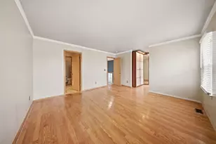 688 S Shannon Dr, Romeoville, IL 60446 - Photo 13