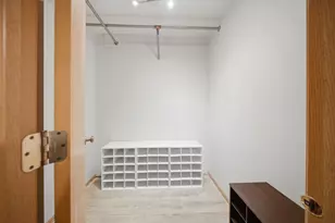 688 S Shannon Dr, Romeoville, IL 60446 - Photo 17