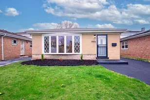 1042 W 109th Pl, Chicago, IL 60643 - Photo 1