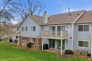 1606 Pennsbury Ct, Wheeling, IL 60090 - Photo 3