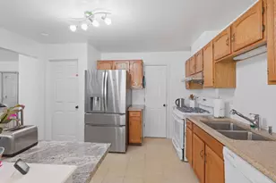 1606 Pennsbury Ct, Wheeling, IL 60090 - Photo 13