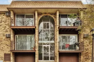 1035 Higgins Quarters Dr, Hoffman Estates, IL 60194 - Photo 1