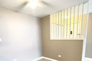 1035 Higgins Quarters Dr, Hoffman Estates, IL 60194 - Photo 5