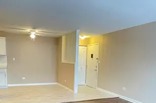 1035 Higgins Quarters Dr, Hoffman Estates, IL 60194 - Photo 3