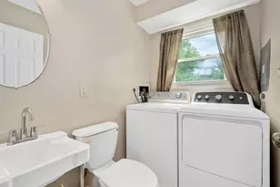 531 Redwood Rd, Bolingbrook, IL 60440 - Photo 15