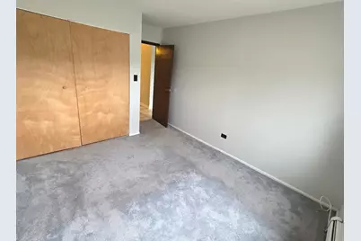 212 Shorewood Drive #2D, Glendale Heights, IL 60139 - Photo 9