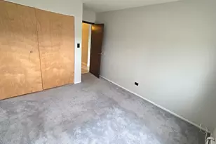 212 Shorewood Dr, Glendale Heights, IL 60139 - Photo 9