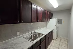 212 Shorewood Dr, Glendale Heights, IL 60139 - Photo 5