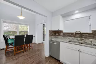 915 Old Oak Cir, Algonquin, IL 60102 - Photo 9