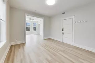 1646 W Byron St, Chicago, IL 60613 - Photo 9