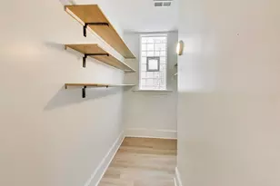 1646 W Byron St, Chicago, IL 60613 - Photo 13