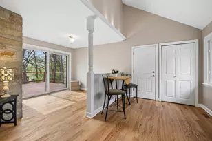 809 Ridgeland St, Fox River Grove, IL 60021 - Photo 9