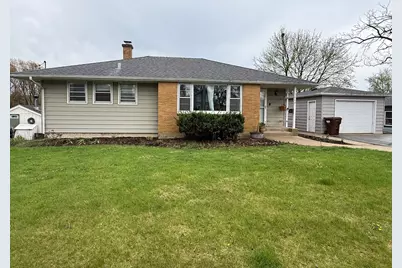 504 E Calhoun Street, Woodstock, IL 60098 - Photo 1