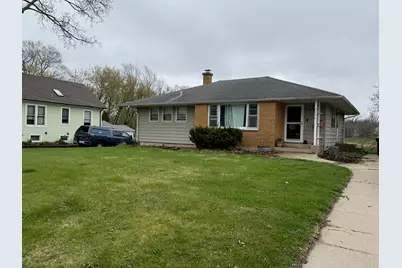 504 E Calhoun Street, Woodstock, IL 60098 - Photo 1