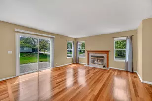 1201 Mayfair Dr, Carpentersville, IL 60110 - Photo 13