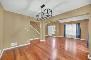 1201 Mayfair Dr, Carpentersville, IL 60110 - Photo 7