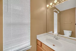 1201 Mayfair Dr, Carpentersville, IL 60110 - Photo 15