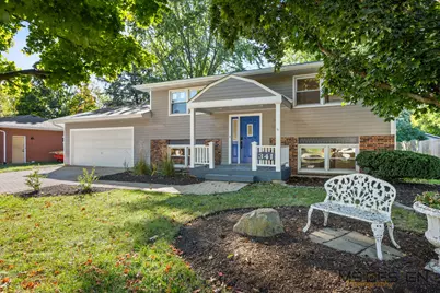 341 N View Street, Hinckley, IL 60520 - Photo 1