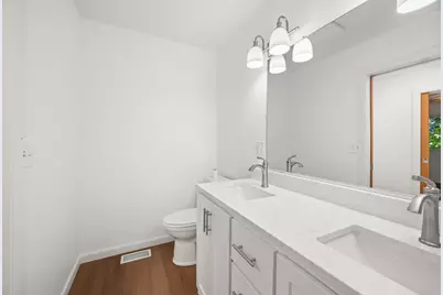 341 N View Street, Hinckley, IL 60520 - Photo 19