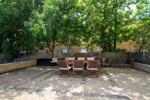 2451 W Howard St, Chicago, IL 60645 - Photo 11