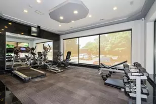 2451 W Howard St, Chicago, IL 60645 - Photo 15