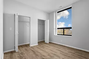 2451 W Howard St, Chicago, IL 60645 - Photo 7