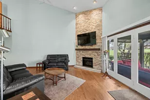 1760 Pebble Beach Dr, Hoffman Estates, IL 60169 - Photo 3