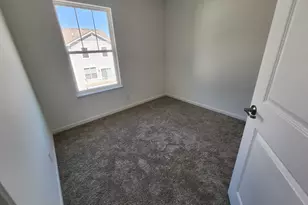 1033 Atterberg Rd, South Elgin, IL 60177 - Photo 9