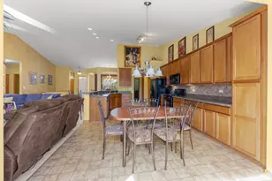 306 Austin Dr, Shorewood, IL 60404 - Photo 11