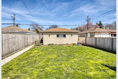 4917 N Kilbourn Avenue, Chicago, IL 60630 - Photo 25