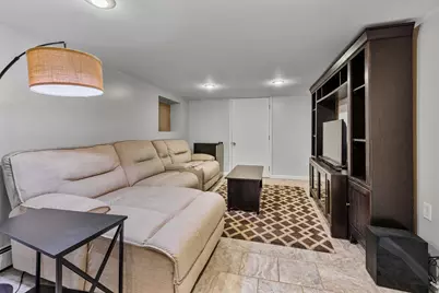 4917 N Kilbourn Avenue, Chicago, IL 60630 - Photo 15