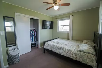 2414 Deerpath Drive, Lindenhurst, IL 60046 - Photo 11