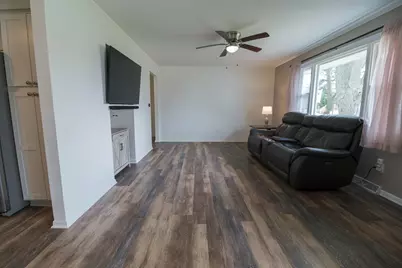 2414 Deerpath Drive, Lindenhurst, IL 60046 - Photo 5