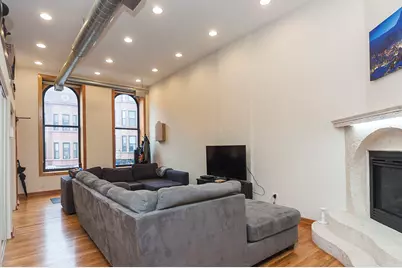 [Address not provided], Chicago, IL 60654 - Photo 7