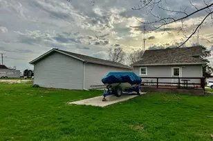 756 2nd St, West Brooklyn, IL 61378 - Photo 11