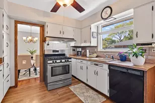 206 S See-Gwun Ave, Mount Prospect, IL 60056 - Photo 13