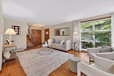 206 S See Gwun Avenue, Mount Prospect, IL 60056 - Photo 7