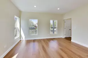 239 Parker Ave, Aurora, IL 60505 - Photo 11