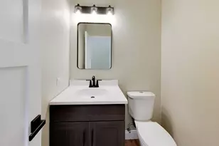 239 Parker Ave, Aurora, IL 60505 - Photo 17