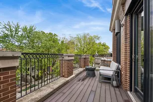 1419 W Byron St, Chicago, IL 60613 - Photo 7