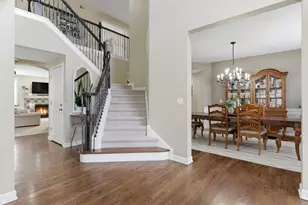 2807 Forest Creek Ln, Naperville, IL 60565 - Photo 3